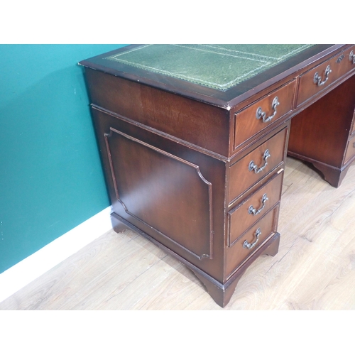 359 - A reproduction mahogany pedestal Desk 4ft W x 2ft 6in H