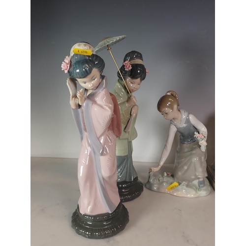 550 - Six Lladro Figurines