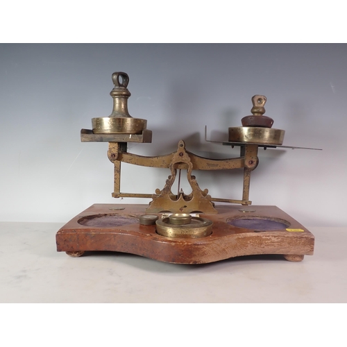 553 - A set of Postal Scales and Weights