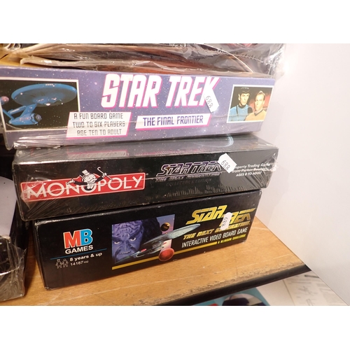 688 - A quantity of Star Trek Models and Games