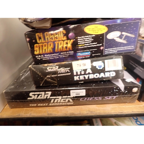 688 - A quantity of Star Trek Models and Games