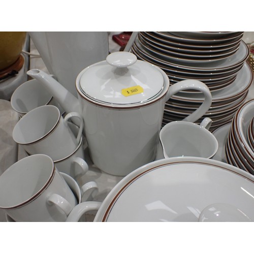 557 - An Arzburg Coffee and Dinner Service