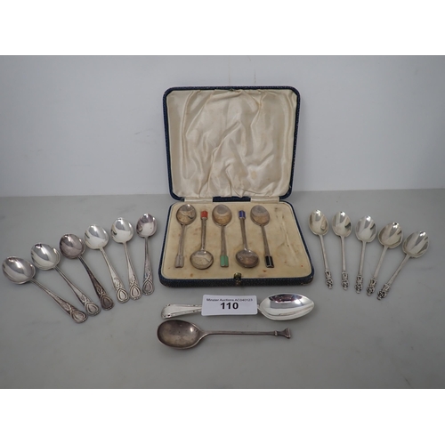 110 - Six George V silver Coffee Spoons, Birmingham1928 five Apostle Coffee Spoons, London 1917, fdive sil... 