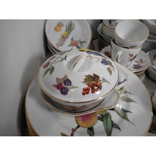 266 - A quantity Royal Worcester 