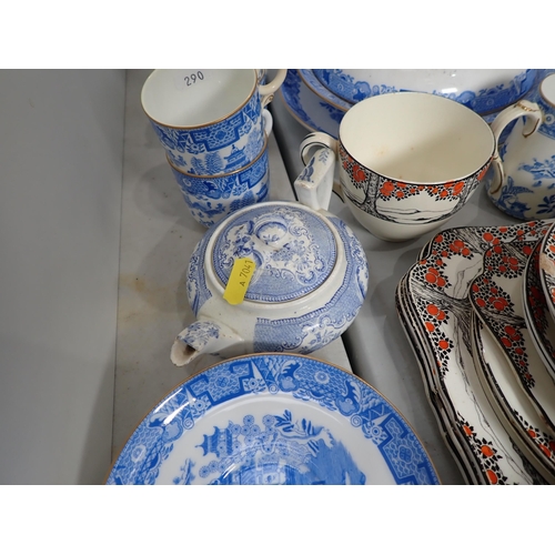 290 - A Royal Worcester blue and white pagoda pattern Part Service including, Jug, Cups, Saucers, Tureen e... 