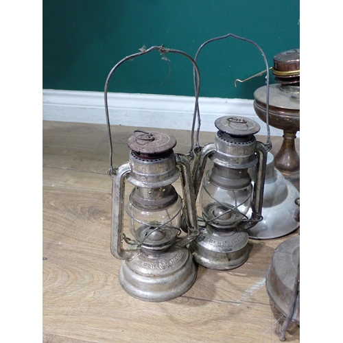 359 - A quantity of Oil and Tilly Lamps