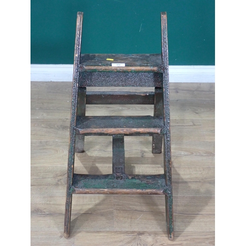 384 - A rustic green painted set of Steps, 2ft 6