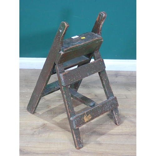 384 - A rustic green painted set of Steps, 2ft 6