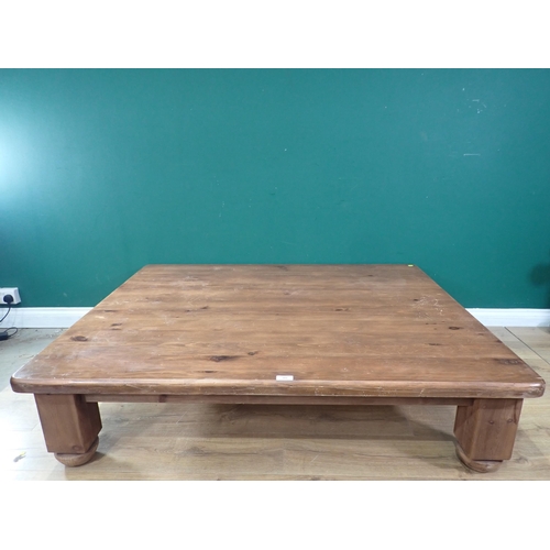 309 - A large modern Pine Coffee Table, 4ft 11