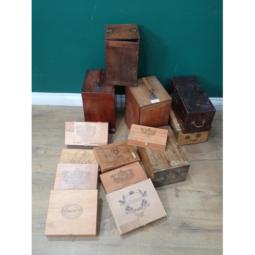 724 - Five assorted Microscope Cases and a quantity of Cigar Boxes.