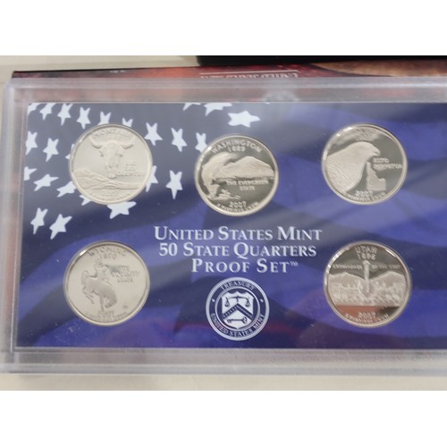 258 - A collection of mainly modern collectors Coins and Medallic Issues to include USA 2007 proof set, an... 