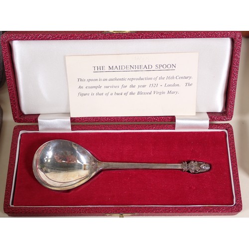 271 - A cased set of RSPB Danbury Mint hallmarked silver Spoons in fitted case with COA, along with a coll... 