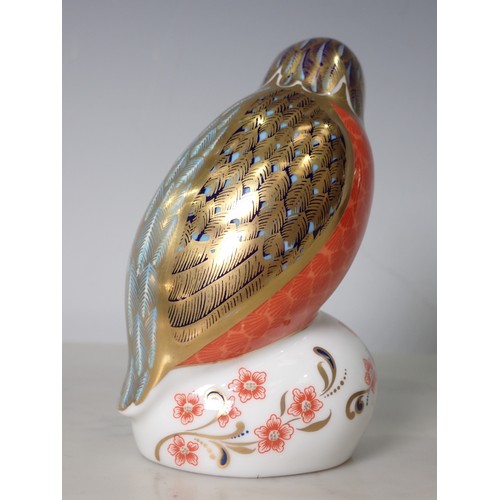 292 - A Royal Crown Derby Paperweight in the form of a bird, 4 1/2in H