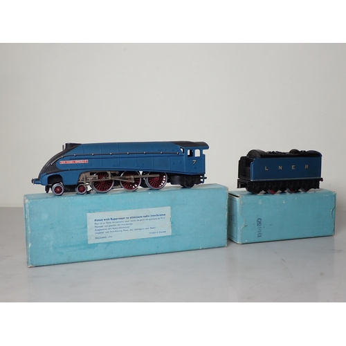 1004 - A Hornby Dublo EDL1 pale blue boxed 'Sir Nigel Gresley' in mint condition, has been lightly run. Loc... 