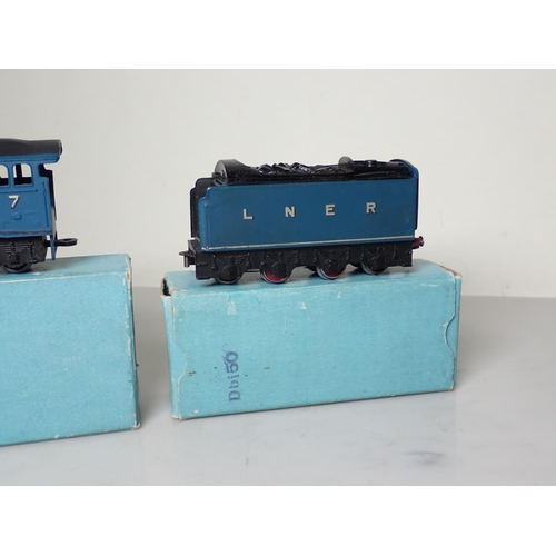 1004 - A Hornby Dublo EDL1 pale blue boxed 'Sir Nigel Gresley' in mint condition, has been lightly run. Loc... 