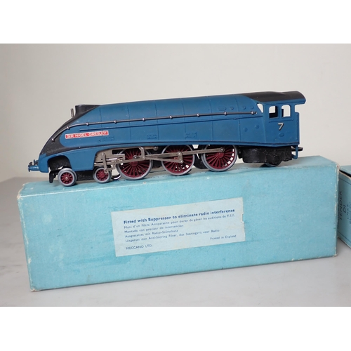 1004 - A Hornby Dublo EDL1 pale blue boxed 'Sir Nigel Gresley' in mint condition, has been lightly run. Loc... 