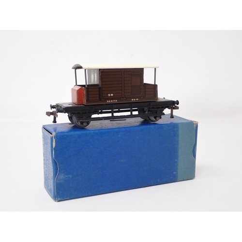 1008 - A Hornby Dublo D1 SR Goods Brake Van. Nr mint condition, box June 1950, some fading to the one end f... 