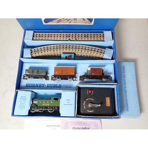 1009 - A Hornby Dublo EDG7 LNER 0-6-2T Goods Set. Contents in mint condition, has been very lightly run. Bo... 