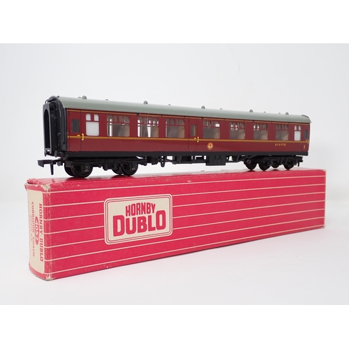 1012 - Seven Hornby Dublo BR 2-rail Coaches comprising 2x 4052, 4062, 2x 4063, 4075 and 4078. All in mint o... 