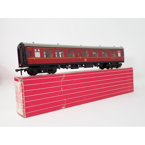 1012 - Seven Hornby Dublo BR 2-rail Coaches comprising 2x 4052, 4062, 2x 4063, 4075 and 4078. All in mint o... 