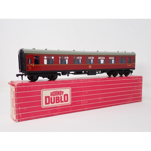 1012 - Seven Hornby Dublo BR 2-rail Coaches comprising 2x 4052, 4062, 2x 4063, 4075 and 4078. All in mint o... 