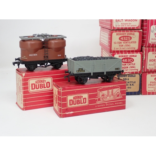 1018 - Seventeen boxed Hornby Dublo 2-rail Wagons comprising 2x 4300, 4301, 4305, 4313, 4315, 4325, 4615, 4... 