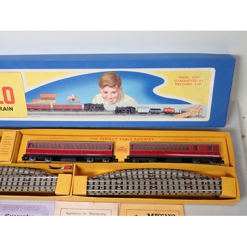 1019 - A Hornby Dublo EDP10 0-6-2T Passenger Set. This is an outstanding example and factory fresh. Unused ... 