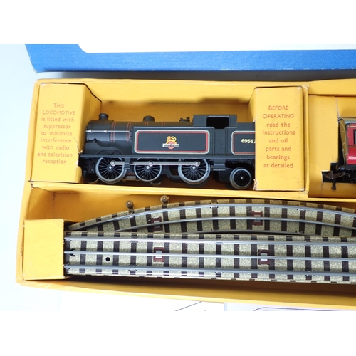 1019 - A Hornby Dublo EDP10 0-6-2T Passenger Set. This is an outstanding example and factory fresh. Unused ... 