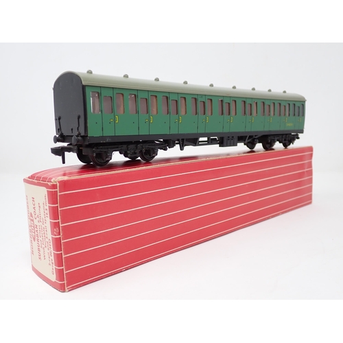 1022 - A Hornby Dublo 2250 EMU and 4081 Suburban Coach, all in Tony Cooper boxes. Models are in mint or ver... 