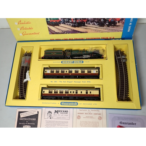 1026 - A Hornby Dublo 2021 'The Red Dragon' Passenger Set, contents in mint condition, have been lightly ru... 