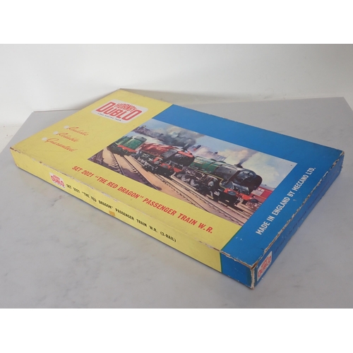 1026 - A Hornby Dublo 2021 'The Red Dragon' Passenger Set, contents in mint condition, have been lightly ru... 