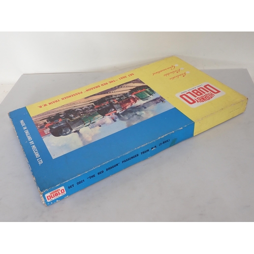 1026 - A Hornby Dublo 2021 'The Red Dragon' Passenger Set, contents in mint condition, have been lightly ru... 