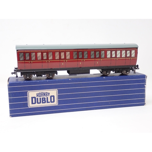 1029 - Two Hornby Dublo D13 Suburban Coaches 1/3rd and Brake/3rd in mint condition, boxes excellent