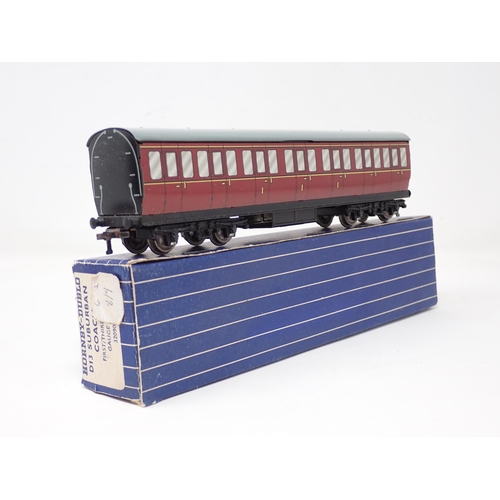 1029 - Two Hornby Dublo D13 Suburban Coaches 1/3rd and Brake/3rd in mint condition, boxes excellent