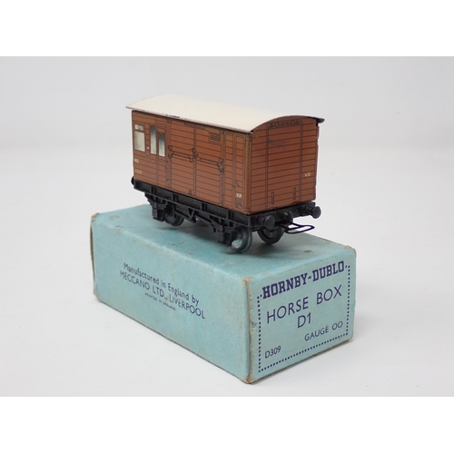 1039 - A Hornby Dublo pre-war D1 LNER Horse Box and D1 LNER Goods Van. Generally Ex plus, chassis sound but... 