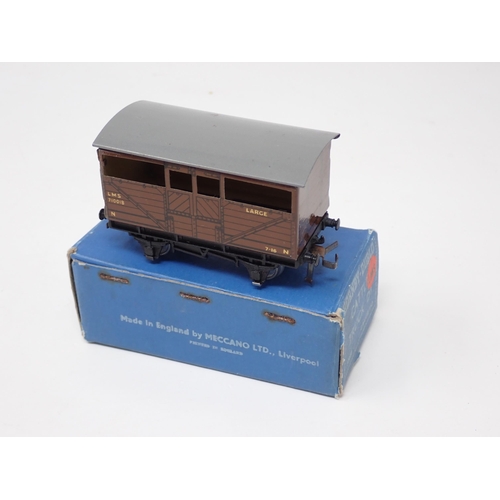 1042 - A Hornby Dublo D1 LMS Cattle Truck. Near mint, very small mark to the edge of the roof. Box very goo... 