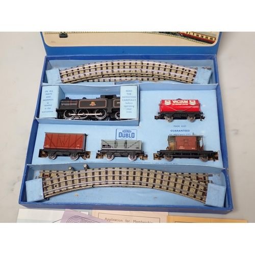 1049 - A Hornby Dublo EDG17 Goods Set, the contents in mint condition, box in excellent to excellent plus c... 