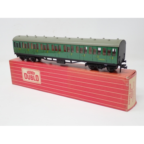 1055 - Seven boxed Hornby Dublo 2-rail Coaches comprising 4035, 4036, 2x 4037, all unused. Plus 4081 in exc... 