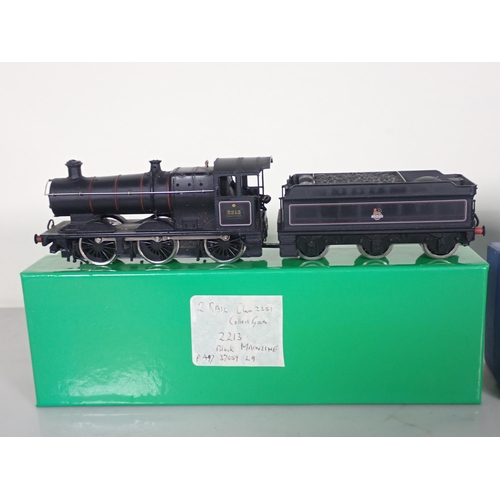 1087 - An unboxed Bachmann 00 gauge A4 Locomotive 'Miles Beevor' in L.N.E.R. blue livery, an unboxed Bachma... 