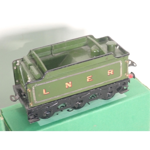 1088 - A Hornby 0 gauge 3-rail electric No.3E 'Flying Scotsman' 4-4-2 and Tender, both in reproduction boxe... 