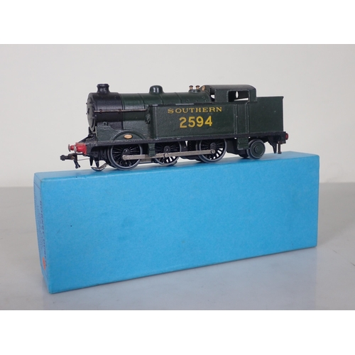 1098 - A Hornby Dublo EDL7 0-6-2T Locomotive, in Southern Region green with large 2594 number in reproducti... 