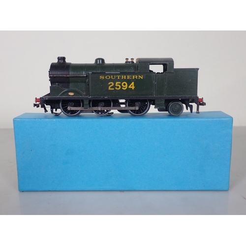 1098 - A Hornby Dublo EDL7 0-6-2T Locomotive, in Southern Region green with large 2594 number in reproducti... 