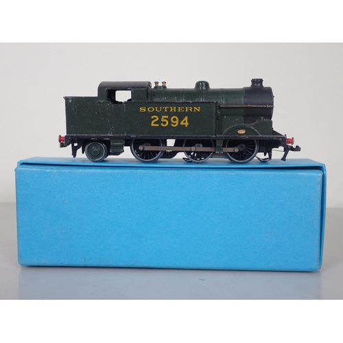 1098 - A Hornby Dublo EDL7 0-6-2T Locomotive, in Southern Region green with large 2594 number in reproducti... 