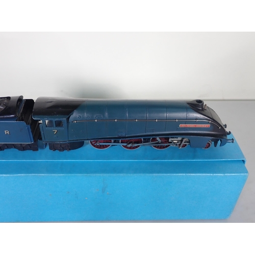 1104 - A Hornby Dublo EDL1 A4 Locomotive 'Sir Nigel Gresley' in reproduction DL1 box