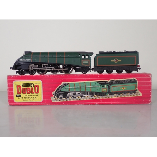 1106 - A boxed Hornby Dublo 2211 A4 Locomotive 'Golden Fleece' in B.R. green livery