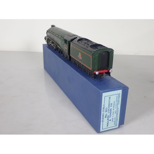 1107 - A Hornby Dublo 3211 3-rail A4 Locomotive 'Mallard' in B.R. green livery in reproduction box