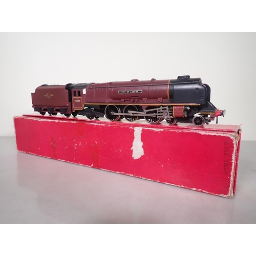 1112 - A boxed Hornby Dublo 2226 'City of London' Locomotive in B.R. maroon livery