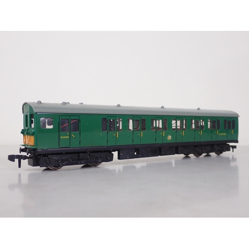 1116 - A boxed Hornby Dublo 2250 2-rail Electric Motor Coach and a boxed 4150 Driving Trailer Coach