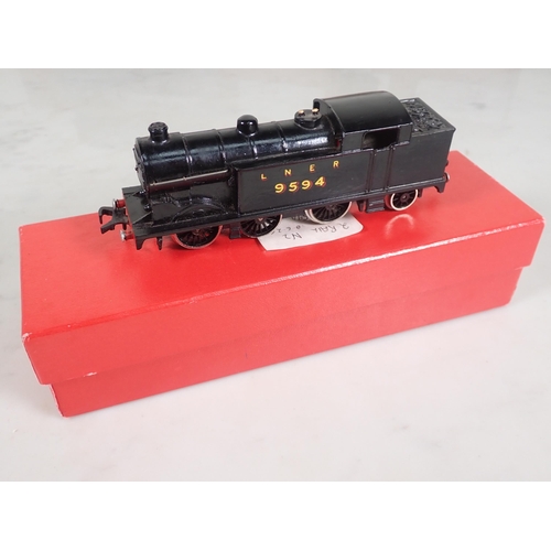 1122 - A Traing Hornby R753 E3001 Electric Locomotive in Hornby Dublo box, an unboxed Wrenn 0-6-2T repainte... 