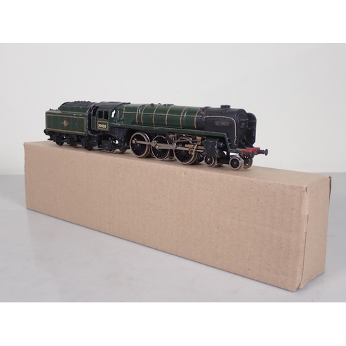 1122 - A Traing Hornby R753 E3001 Electric Locomotive in Hornby Dublo box, an unboxed Wrenn 0-6-2T repainte... 